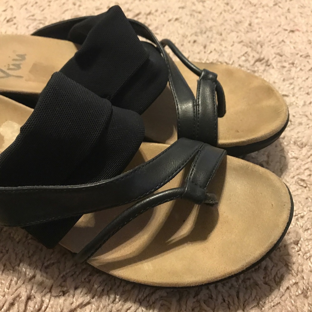 Yuu Black Sandals